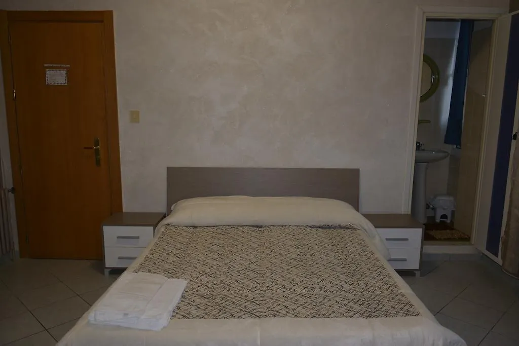 ** فندق لوانو Albergo Boccaccio إيطاليا