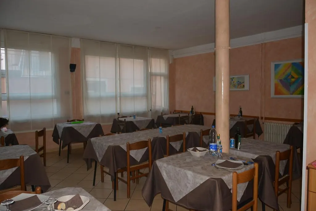 ** فندق لوانو Albergo Boccaccio إيطاليا
