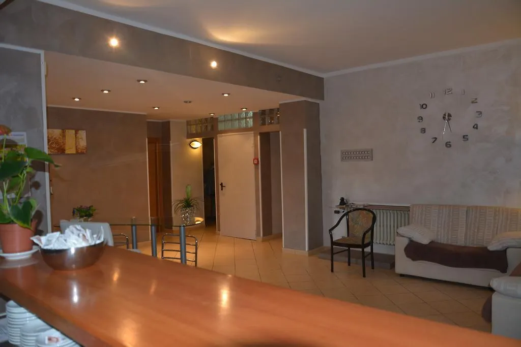 لوانو Albergo Boccaccio