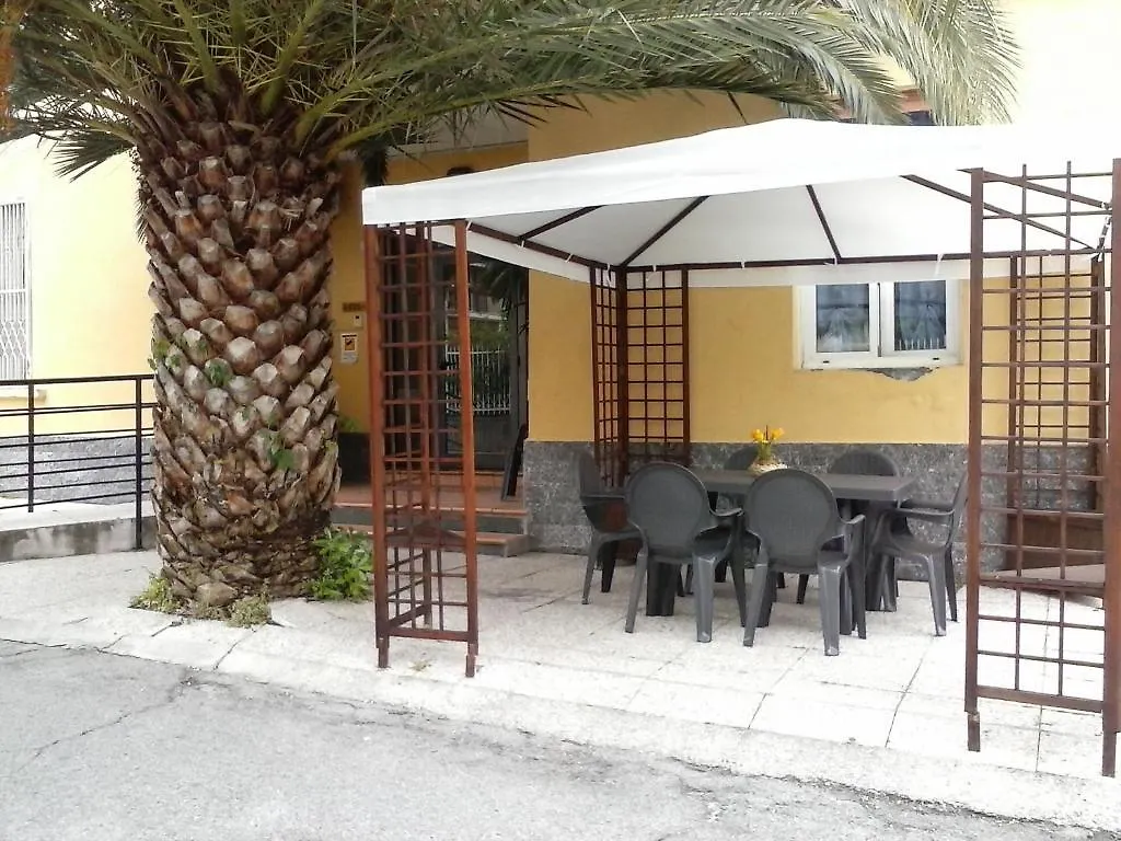 لوانو Albergo Boccaccio فندق